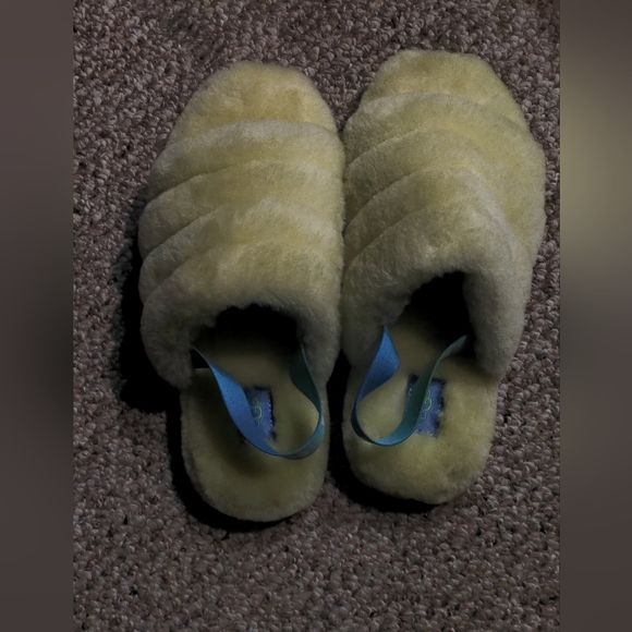NWOB UGG Women's 5 Fluff Yeah Slide Sandals-Lime Green - Picture 3 of 6